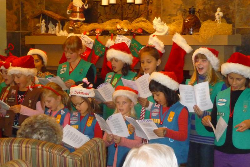 p1080310.jpg - Caroling with the Girl Scouts