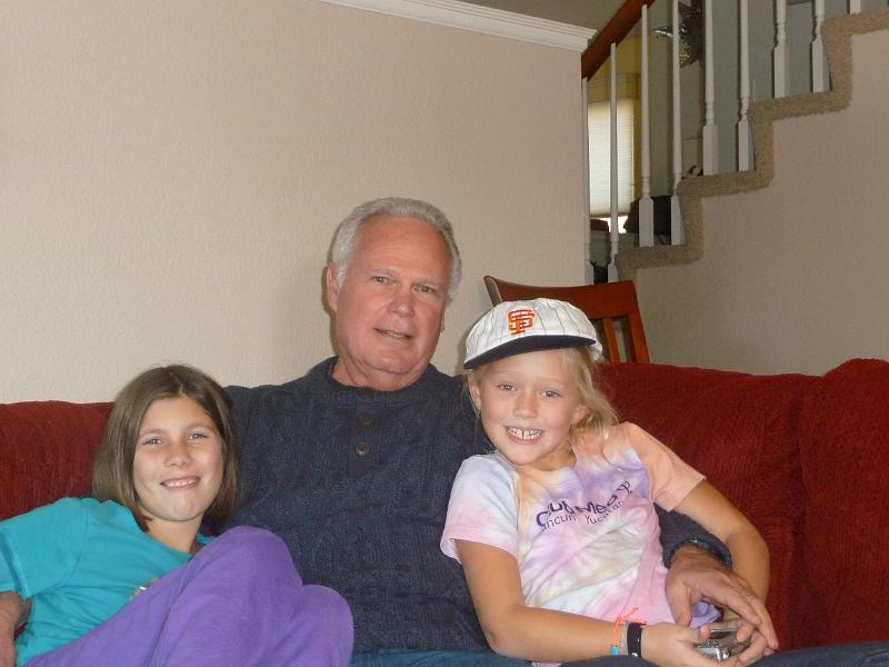 p1080411.jpg - Kayla, Grandpa Bill and Kinsey