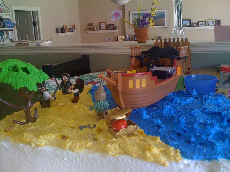 img_0773.jpg - Kayla's pirate birthday cake